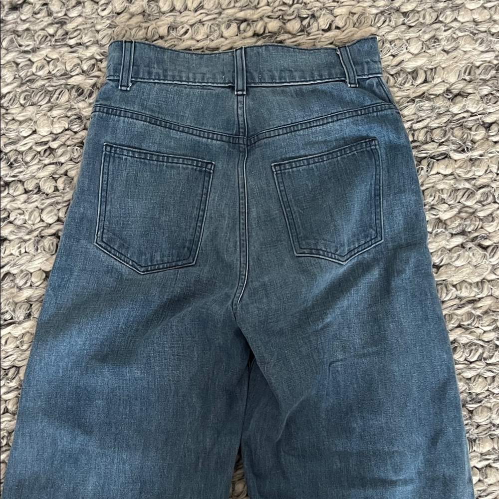 High-Waisted Wide-Leg Doen Jeans - Picture 4 of 4